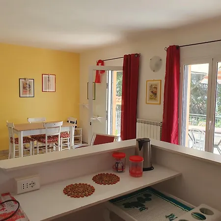 Sunshine Apartment *